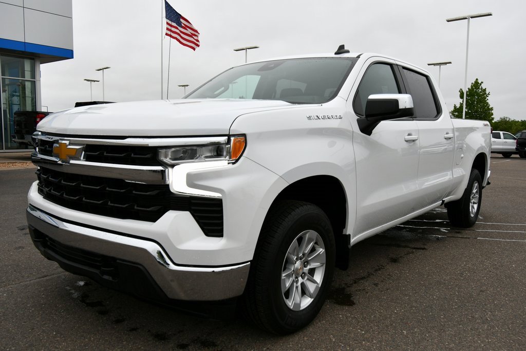 Used 2023 Chevrolet Silverado 1500 LT with VIN 1GCUDDED9PZ316558 for sale in North Branch, Minnesota