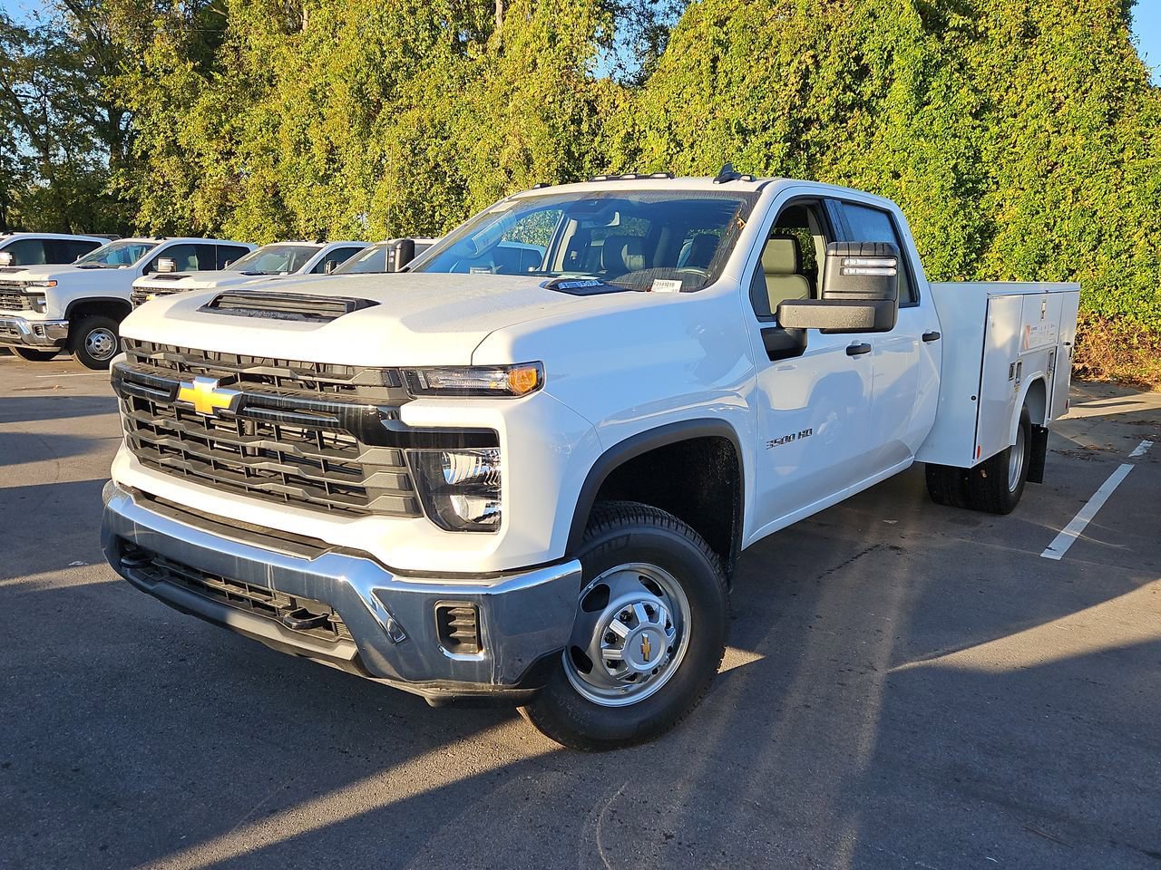 2024 Chevrolet Silverado 3500 Chassis Cab Work Truck's photo
