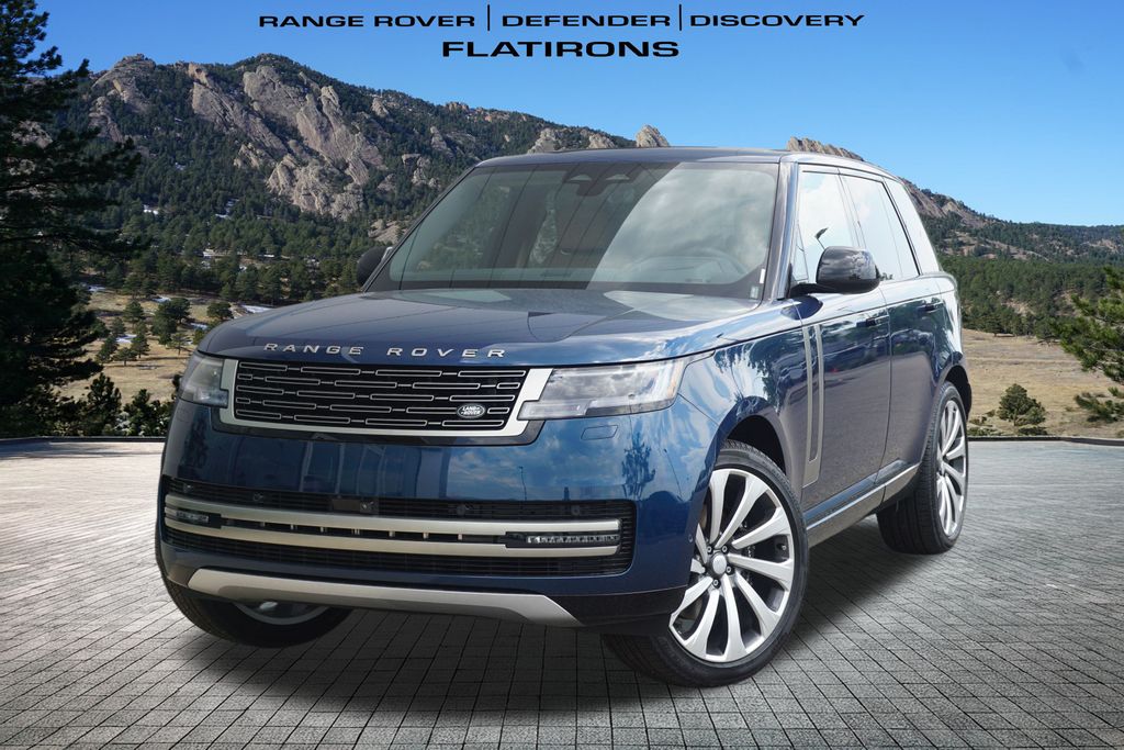 2025 Land Rover Range Rover SE's photo