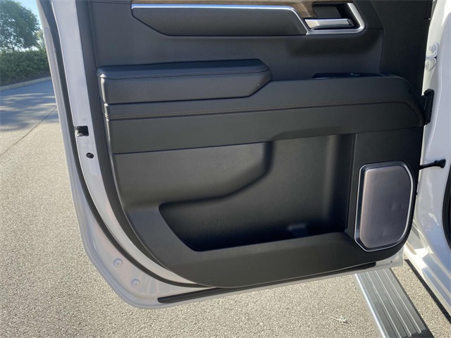 2023 Chevrolet Silverado 1500 High Country photo 13