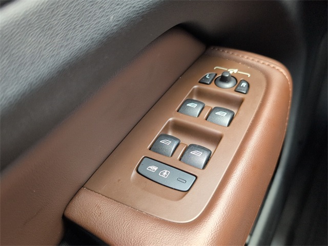 2023 Volvo XC60 B5 Ultimate photo 33