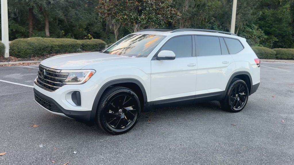 2026 Volkswagen Atlas SE Technology photo 4