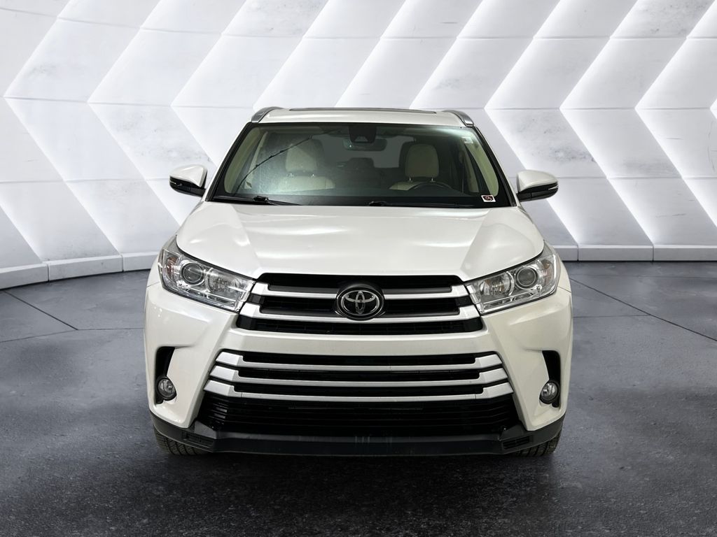2019 Toyota Highlander XLE photo 2
