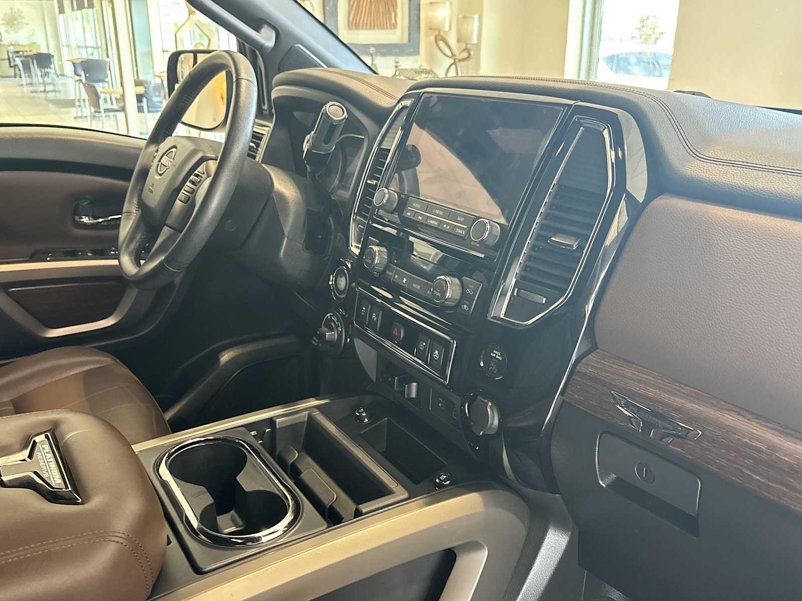2023 Nissan Titan Platinum Reserve photo 26