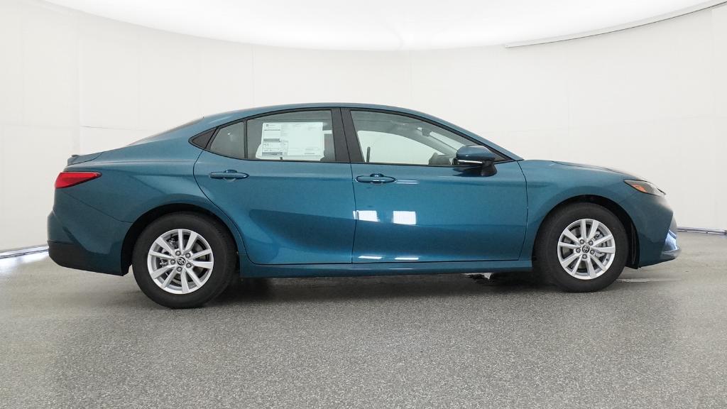 2026 Toyota Camry LE photo 26