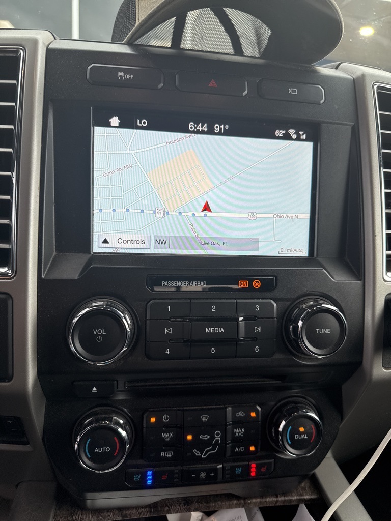 2017 Ford F-350 Lariat photo 3