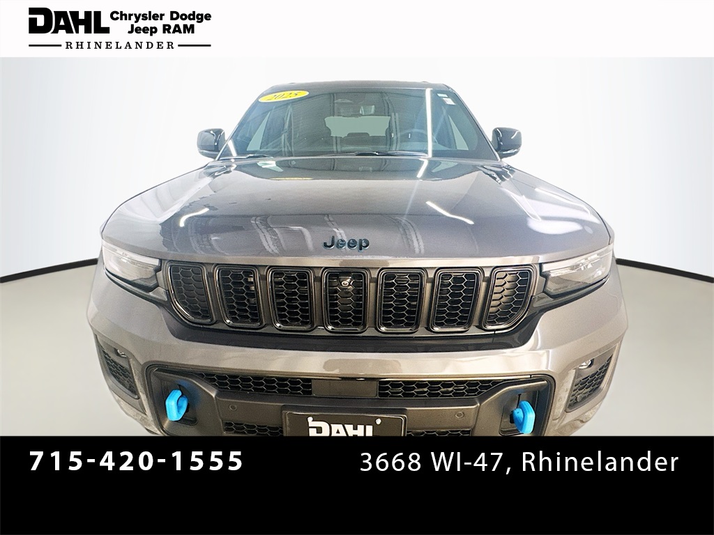 2025 Jeep Cherokee photo 2