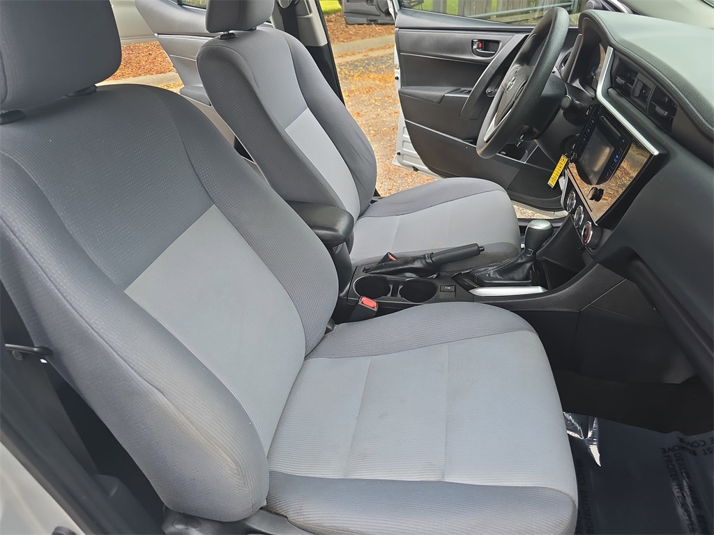 2019 Toyota Corolla L photo 9