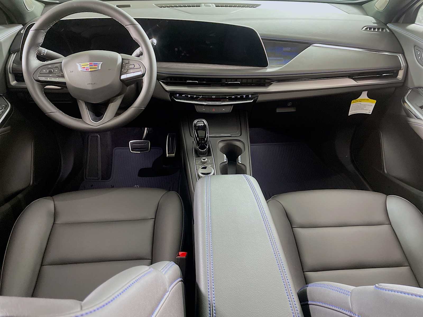 2025 Cadillac XT4 Sport photo 2