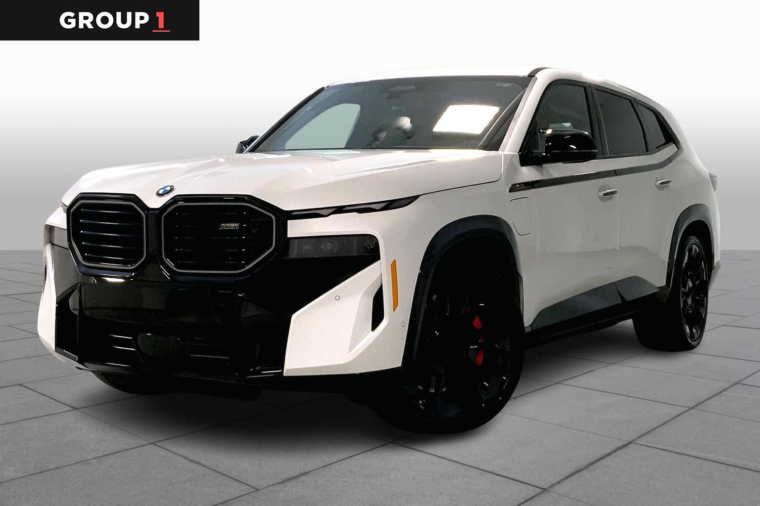 2025 BMW XM Base's photo