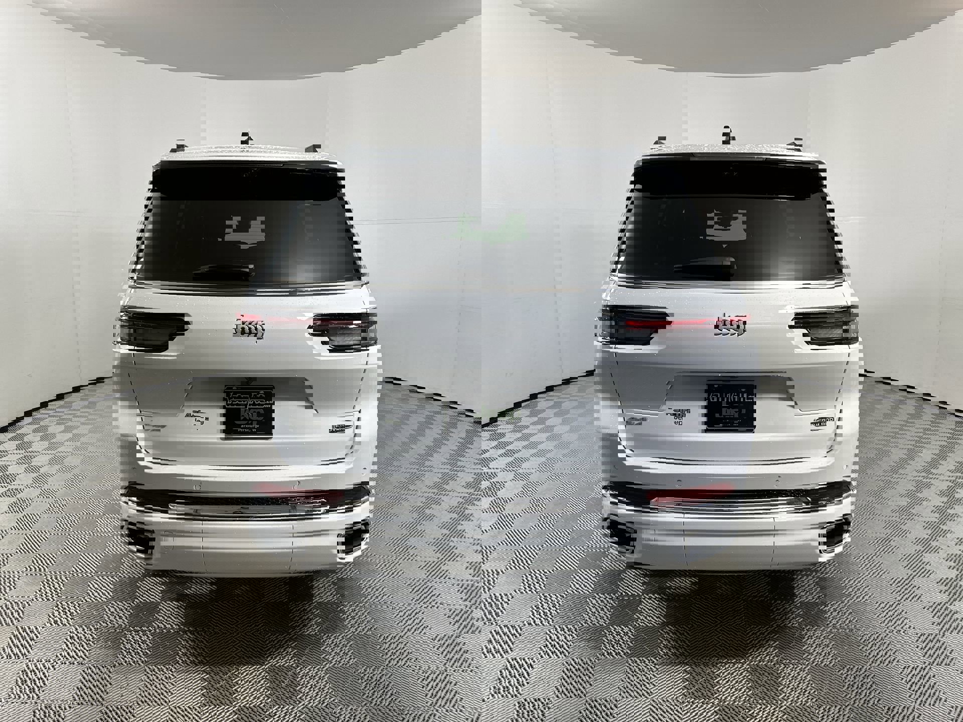 2025 Jeep Grand Cherokee Overland photo 7