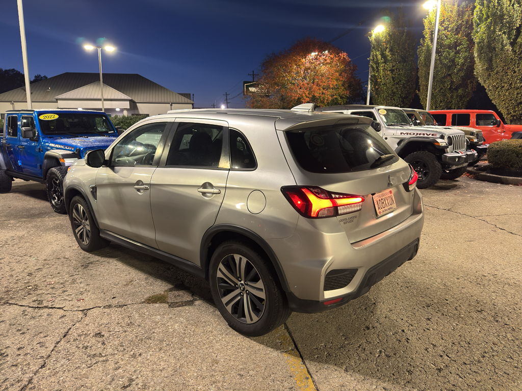 2021 Mitsubishi Outlander Sport SE photo 2