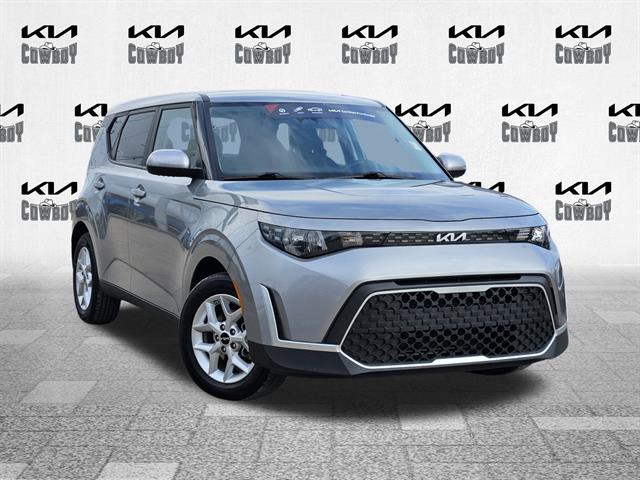 2024 Kia Soul LX's photo