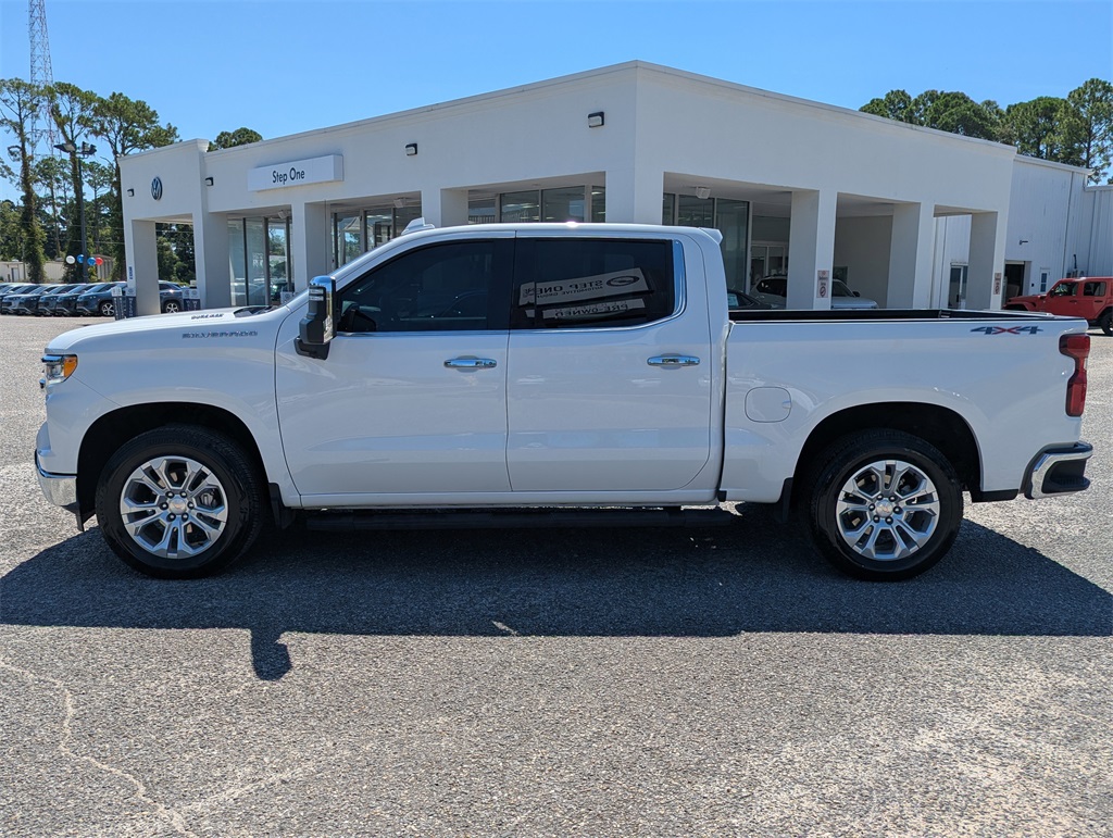 2024 Chevrolet Silverado 1500 LTZ photo 2