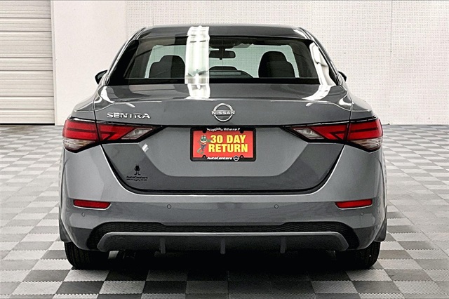 2025 Nissan Sentra S photo 3