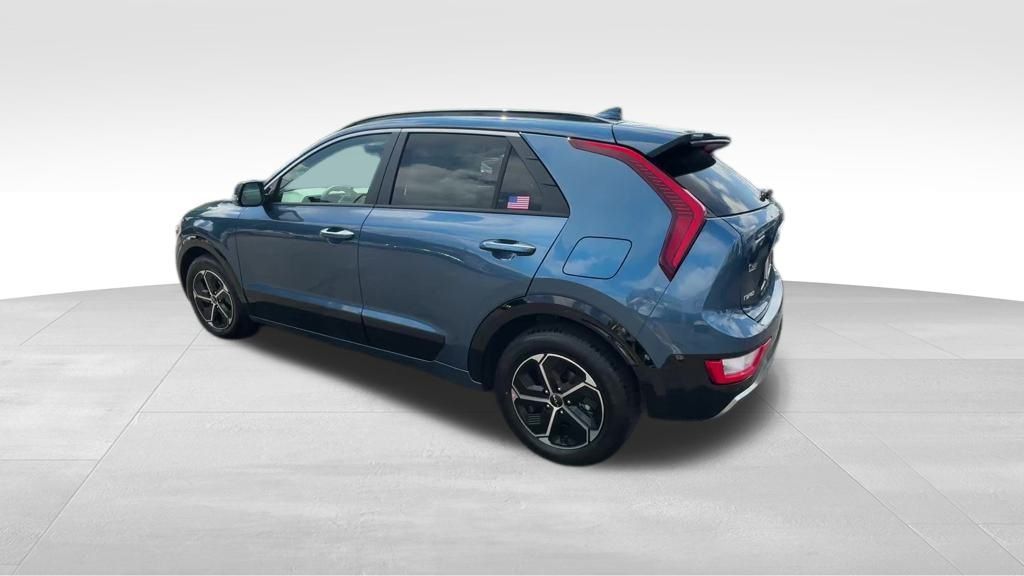 2025 Kia Niro SX photo 3
