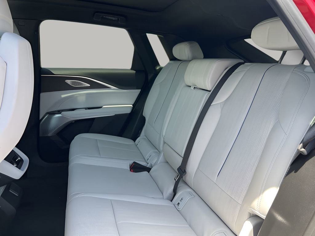2025 Cadillac Lyriq Luxury photo 20