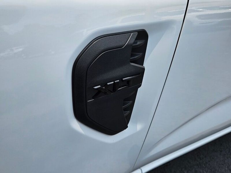 2025 Ford Ranger XLT photo 16