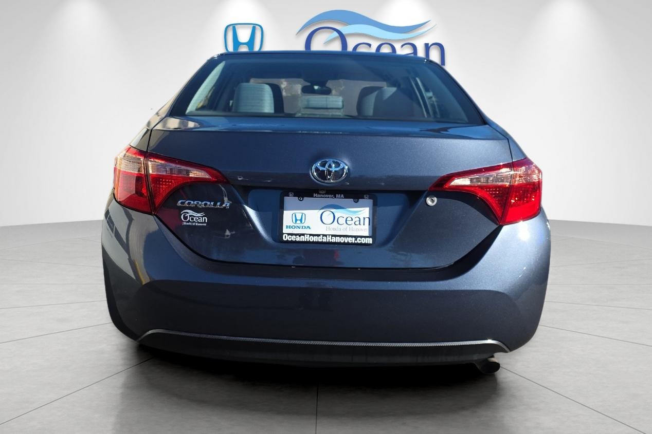 2017 Toyota Corolla LE photo 4