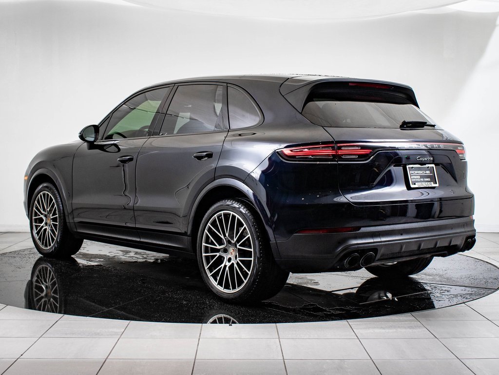 2023 Porsche Cayenne Platinum Edition photo 3