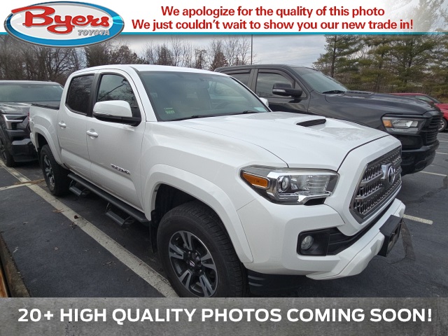 2016 Toyota Tacoma TRD Sport's photo