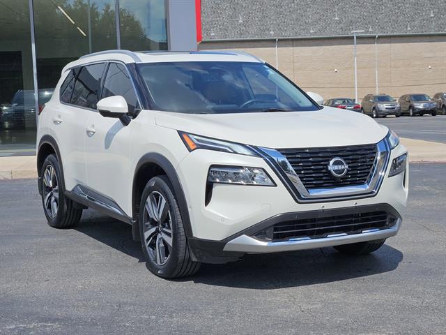 2023 Nissan Rogue Platinum photo 2