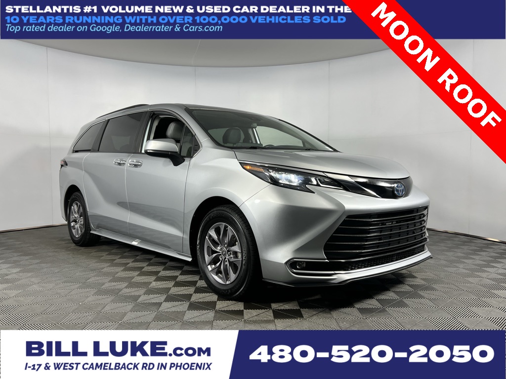 2024 Toyota Sienna XLE's photo