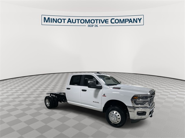 2025 Ram 3500 Tradesman photo 2