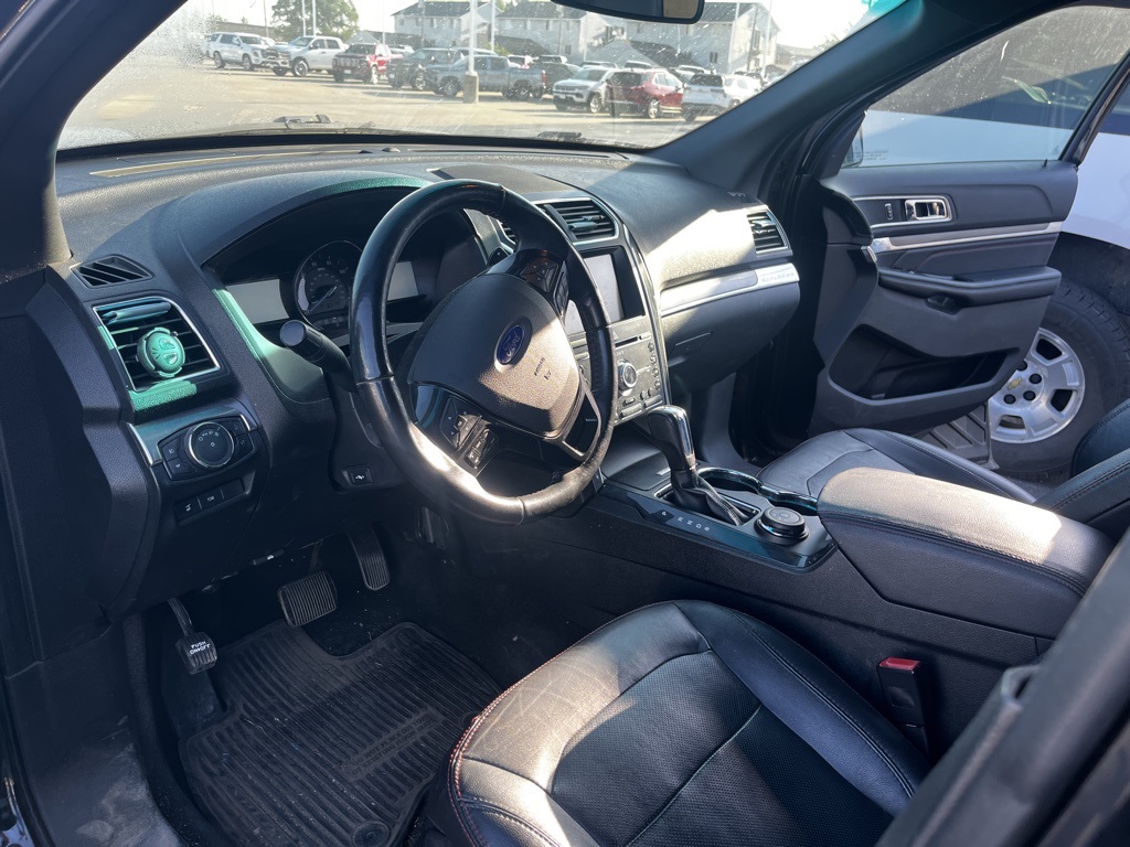 2016 Ford Explorer Sport photo 5