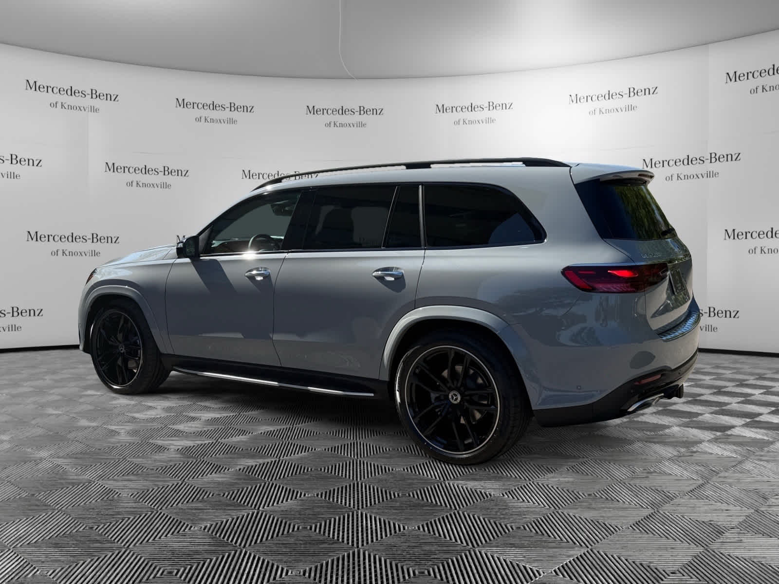 2026 Mercedes Benz GLS 580 4MATIC photo 2