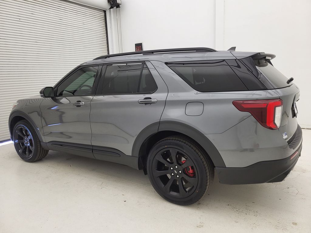 2021 Ford Explorer ST photo 4