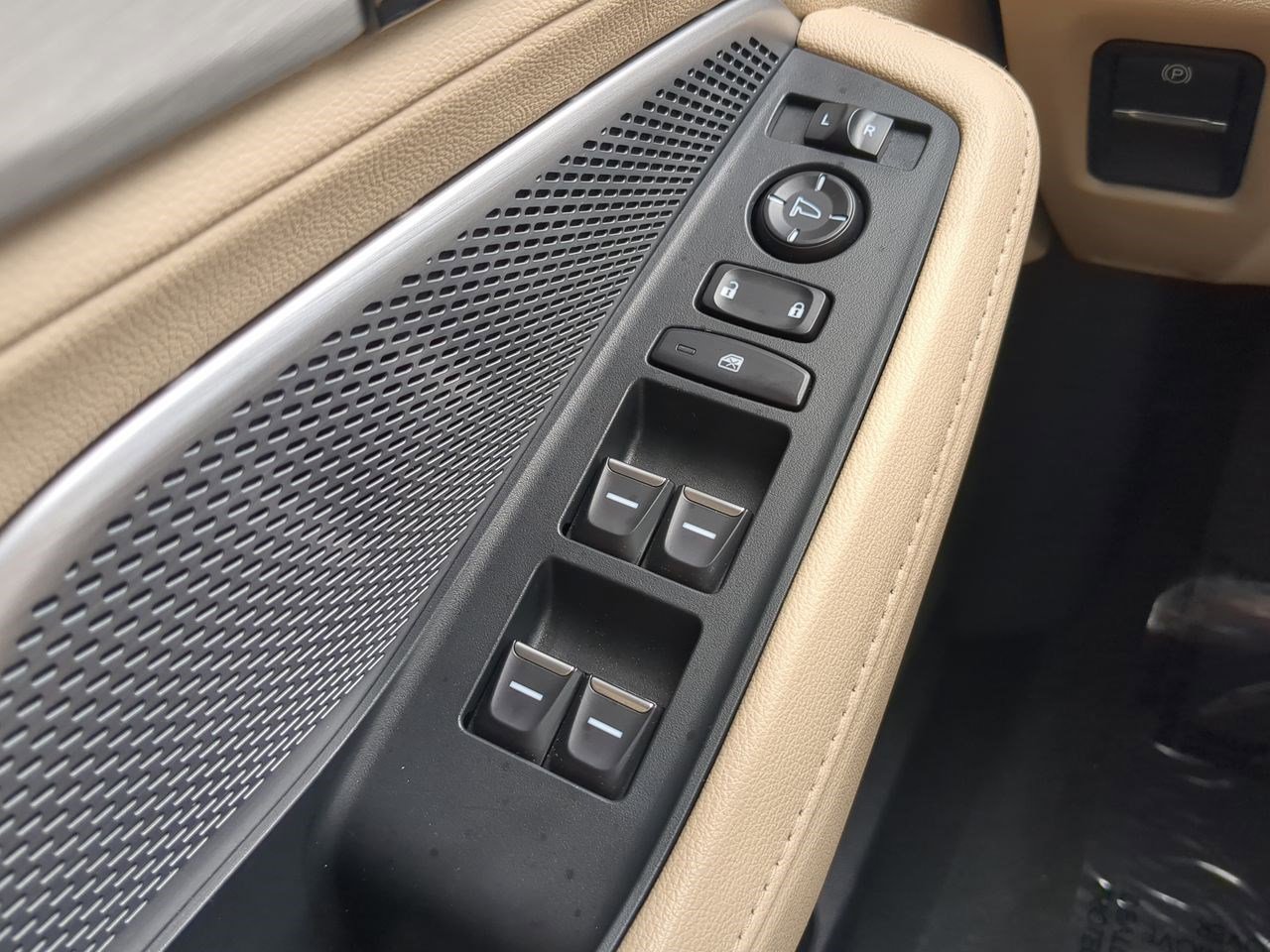 2025 Acura MDX SH-AWD photo 26