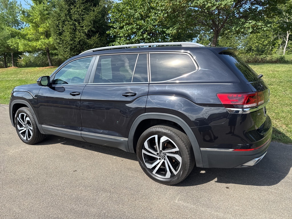 2022 Volkswagen Atlas SEL photo 4