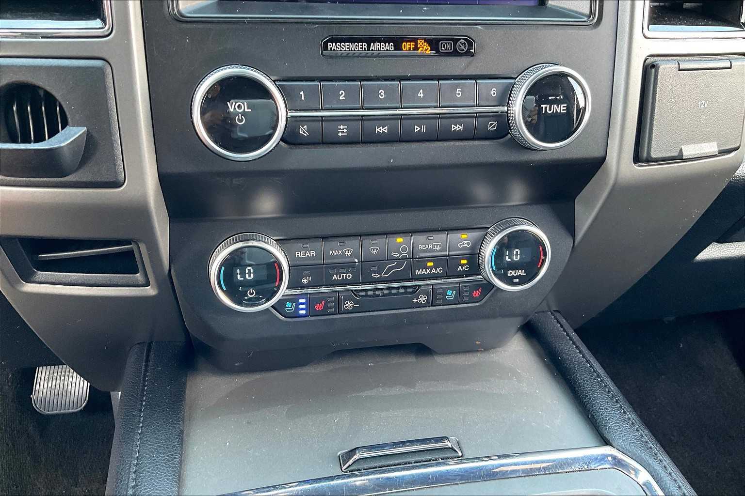 2020 Ford Expedition XLT photo 31