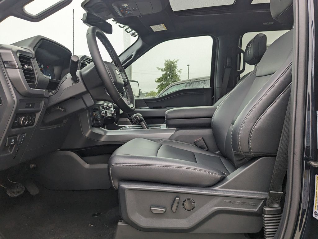 2025 Ford F-150 XLT photo 18