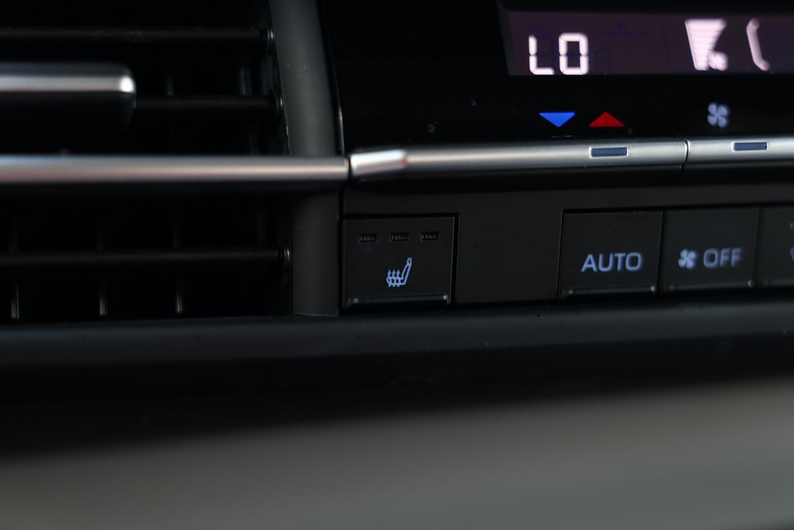 2024 Toyota Sienna XLE photo 3