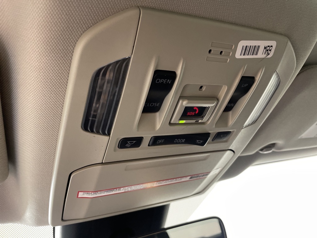 2022 Toyota Highlander XLE photo 28
