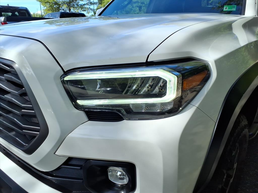 2023 Toyota Tacoma TRD photo 3