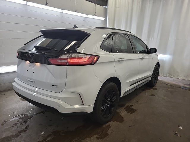 2024 Ford Edge SE photo 2