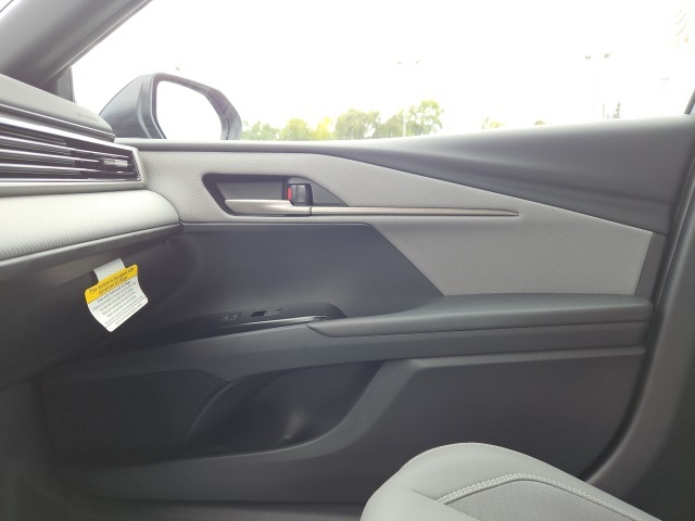 2026 Toyota Camry SE photo 33