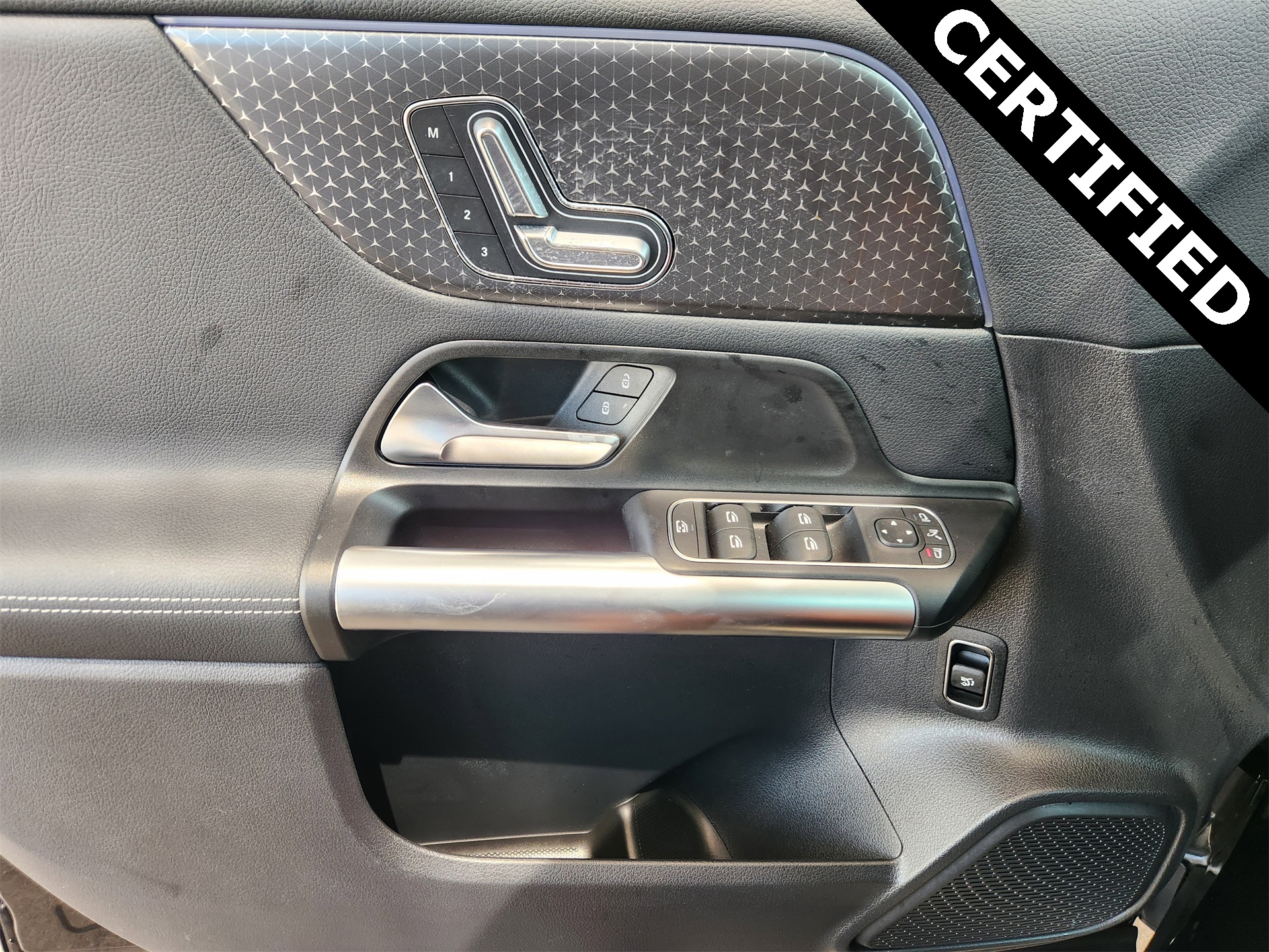 2025 Mercedes Benz GLA 250 photo 17