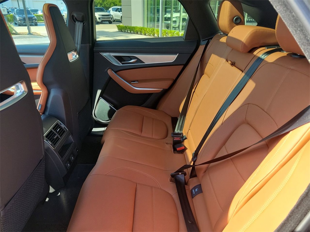 2026 Jaguar F-PACE P400 R-Dynamic S photo 14