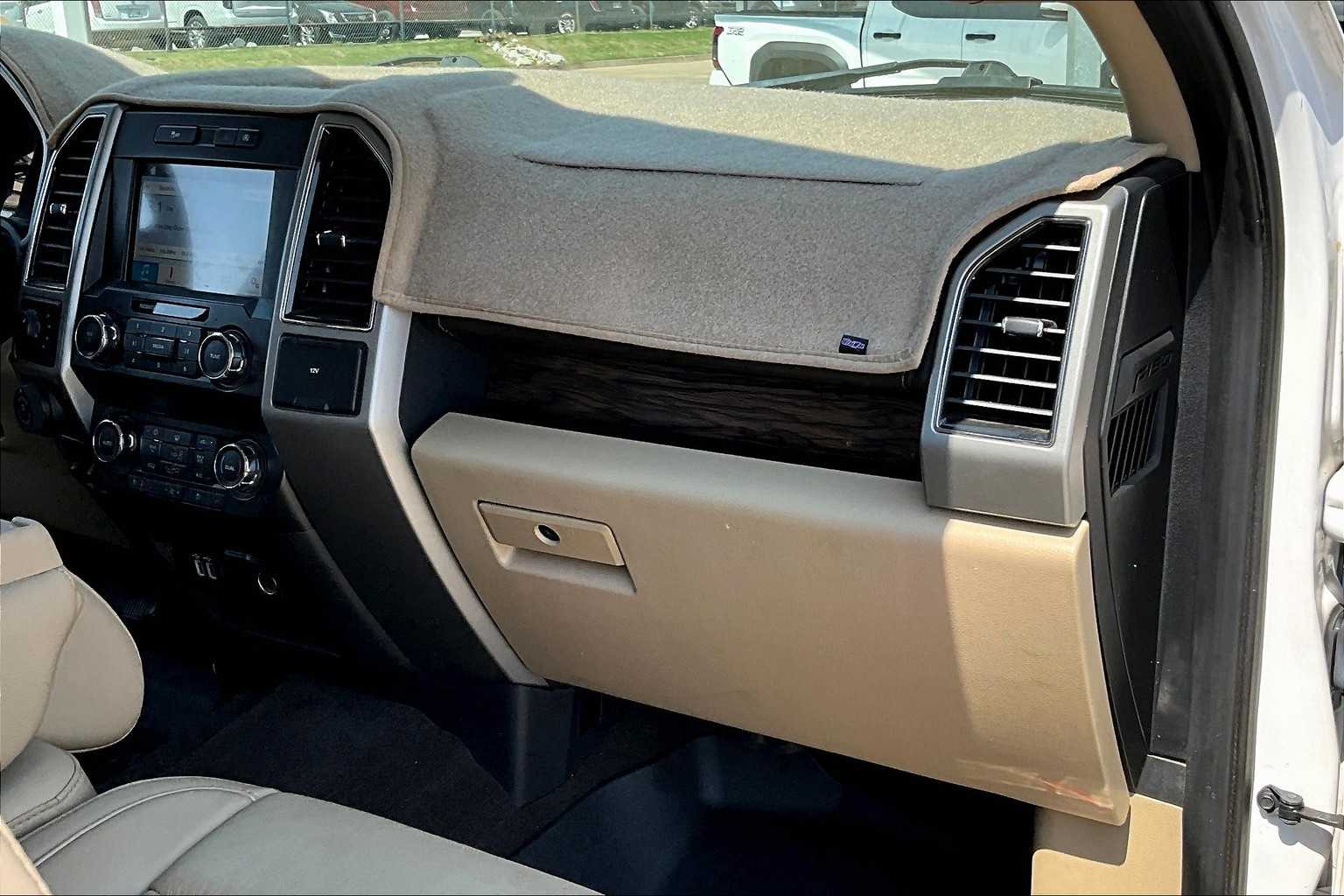 2019 Ford F-150 Lariat photo 16