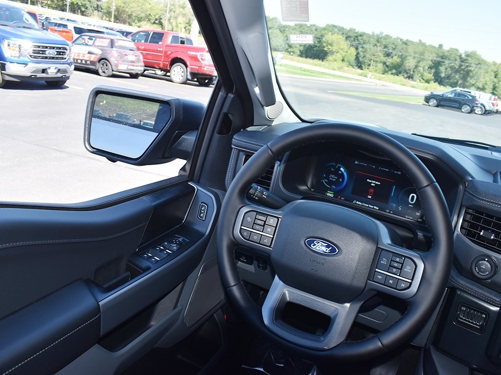 2025 Ford F-150 Lightning XLT photo 20