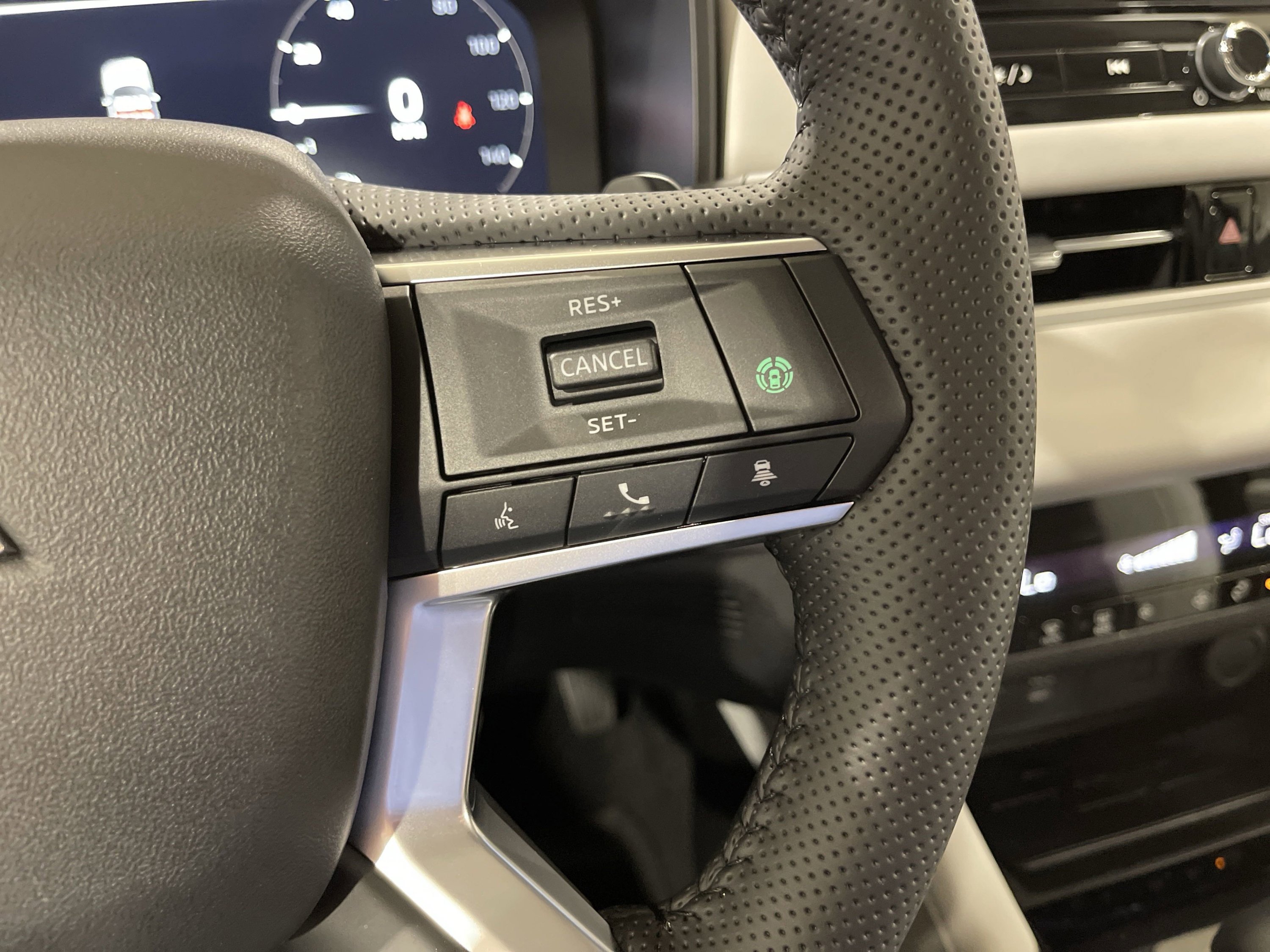 2025 Mitsubishi Outlander SE photo 18