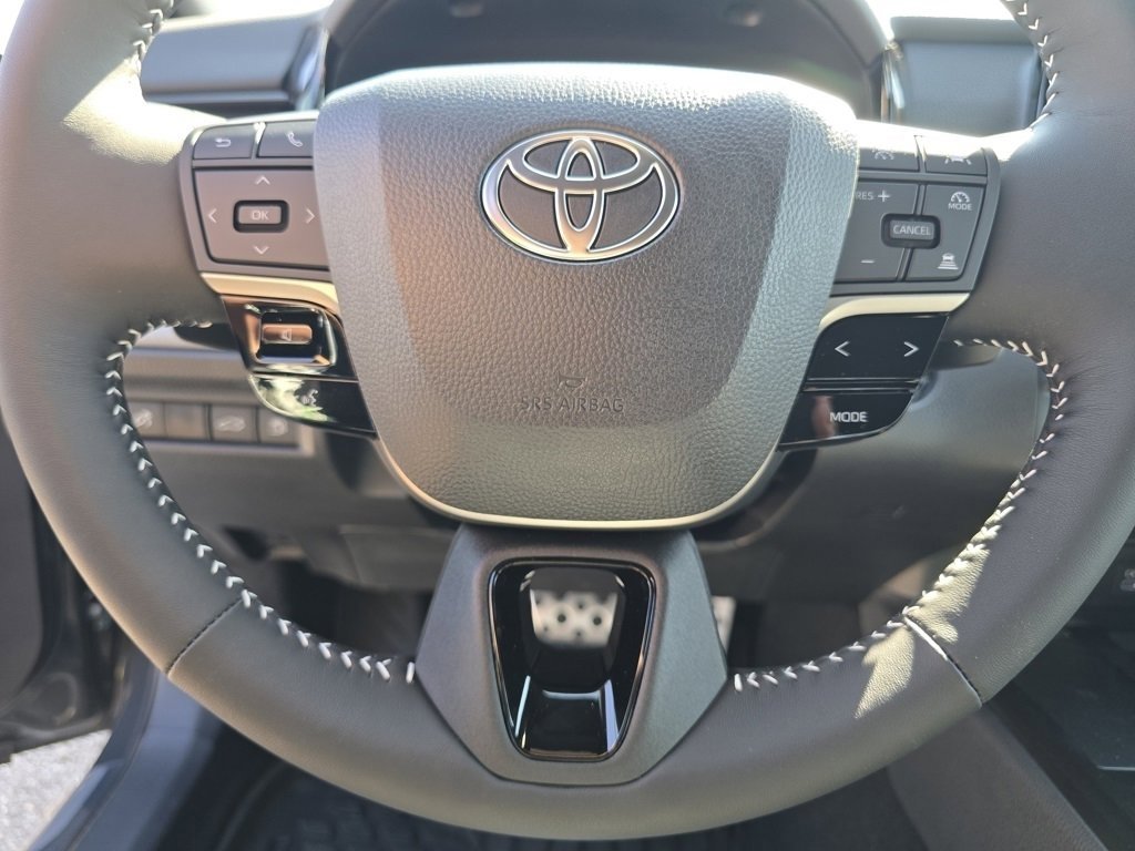 2026 Toyota Camry SE photo 15