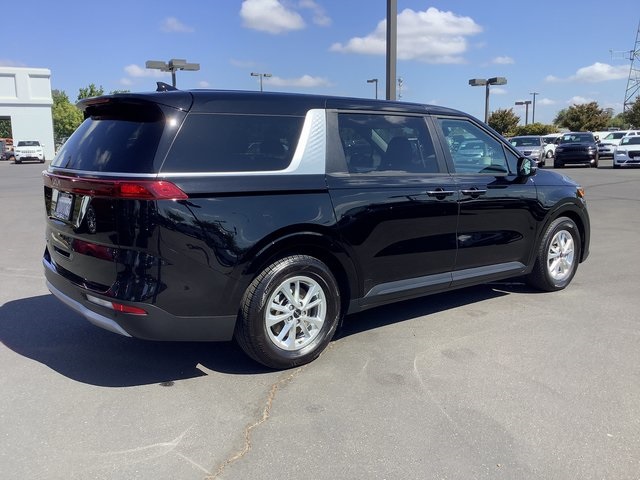 2022 Kia Carnival LX photo 27