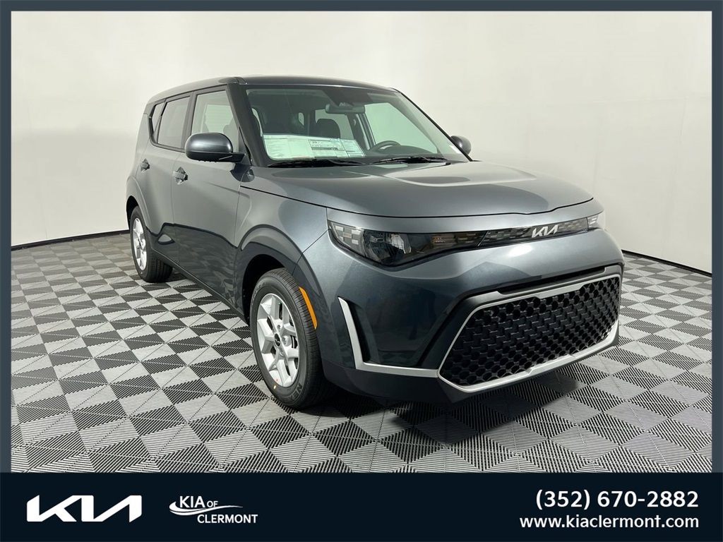 2025 Kia Soul LX's photo