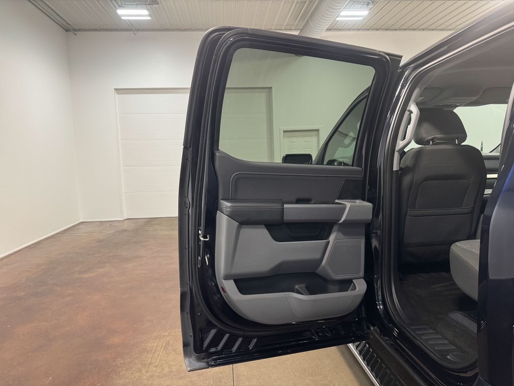 2021 Ford F-150 XLT photo 17