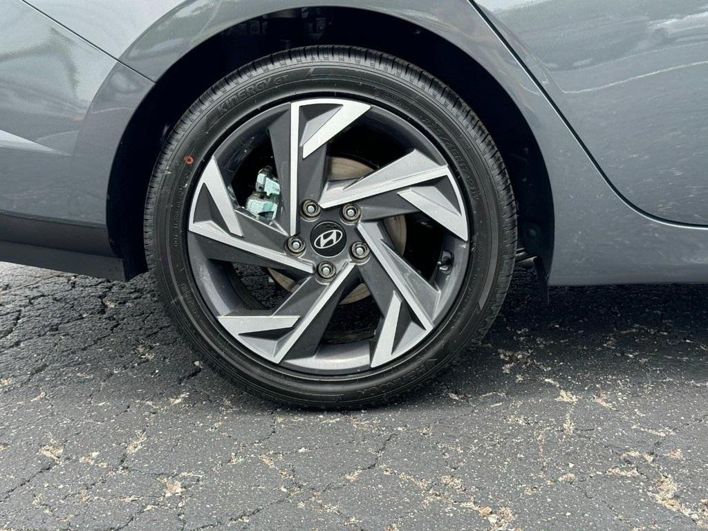 2025 Hyundai Elantra Hybrid SEL Sport photo 4